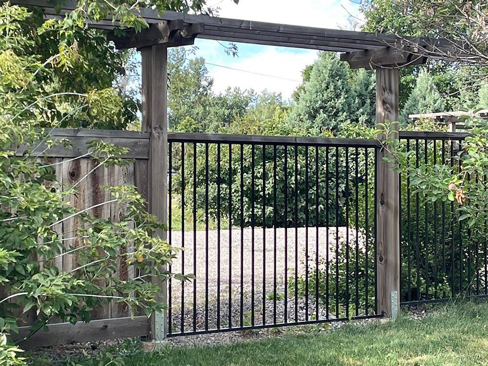 Single swing gate Single swing gate